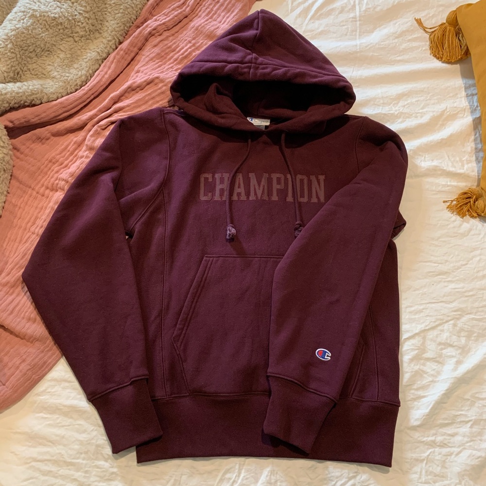 UO exclusive reverse weave Champion hoodie XS